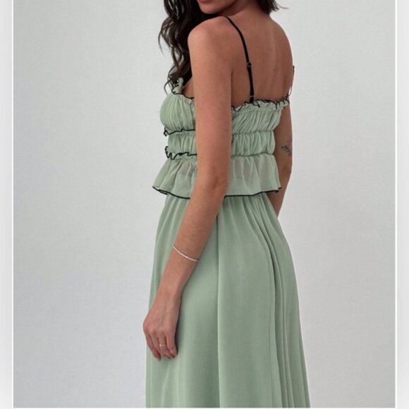 Contrast Trim Textured Camisole Top And Contrast Hem Flared Skirt Set Green - Picture 3 of 9